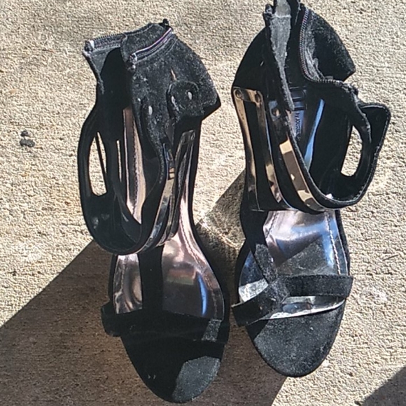 Shoes - Picture 12 of 13